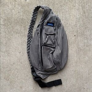 Kavu Black & White Houndstooth Rope Bag